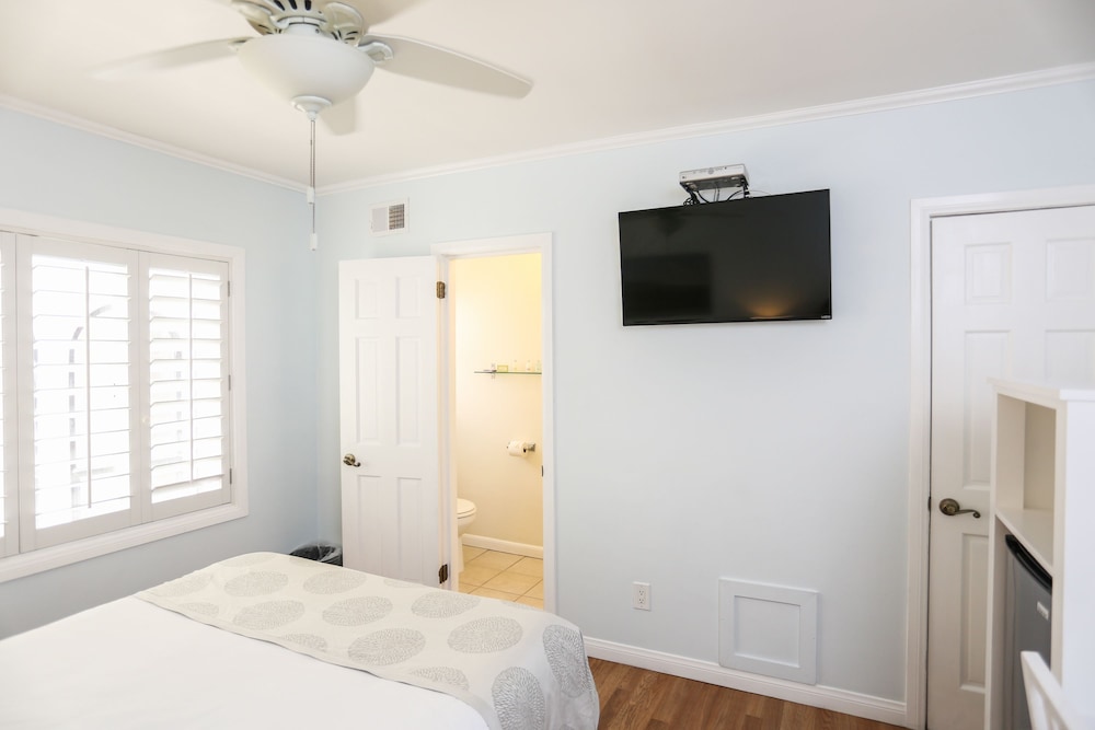 Standard Room, 1 Queen Bed, Accessible, Non Smoking