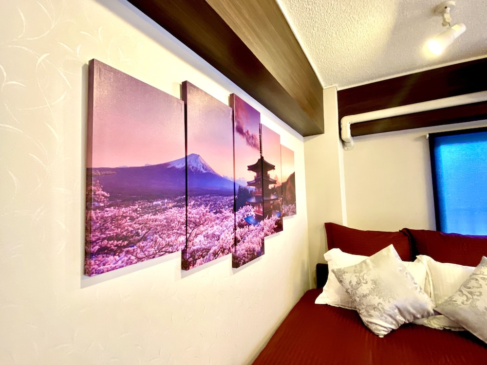 Condo (Tall House) photo 2