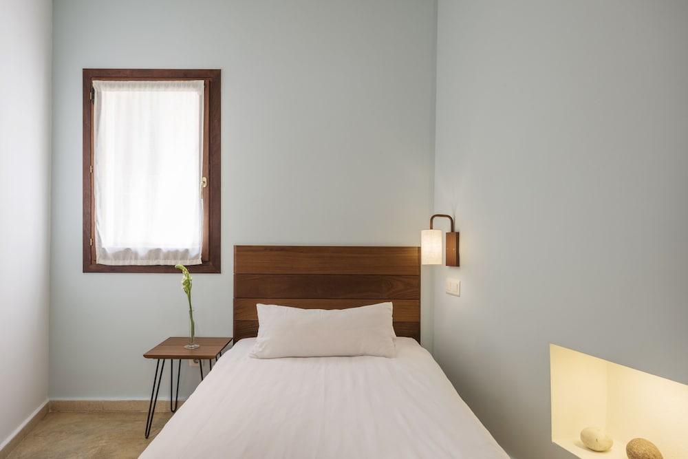 Single Room photo 3