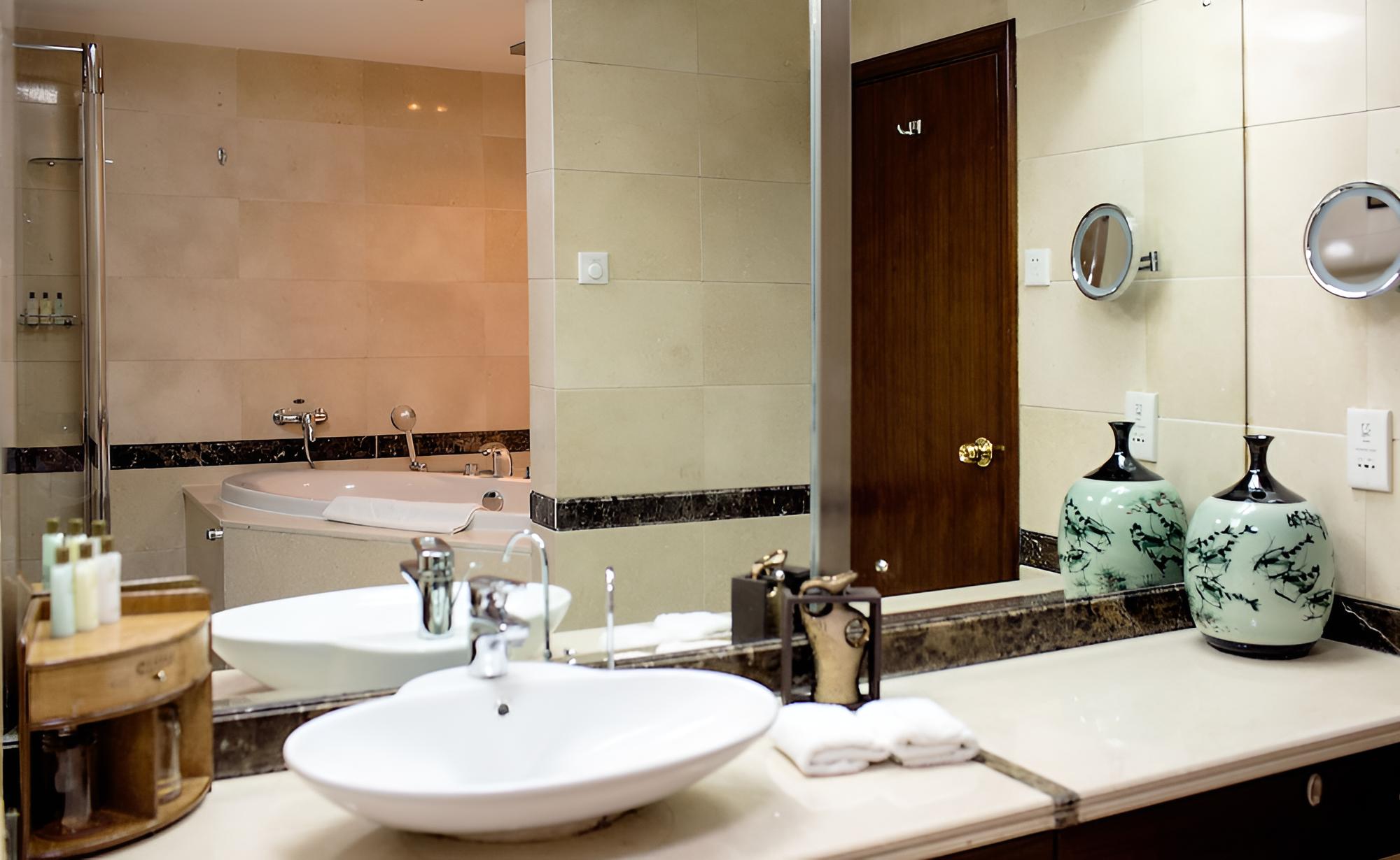 Business Room, 2 Twin Beds, City View photo 1