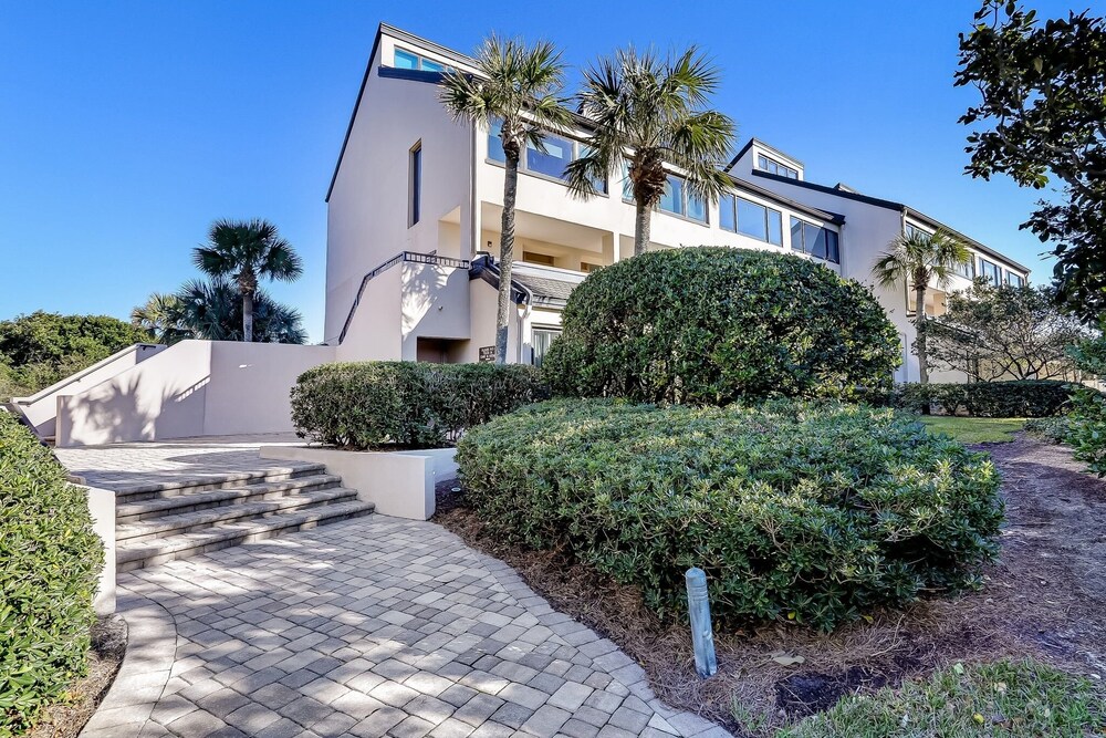 Condo, 2 Bedrooms