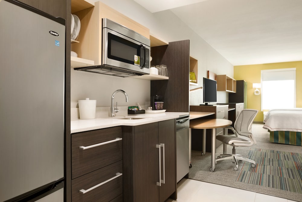 Studio, 2 Queen Beds, Accessible, Bathtub (Mobility & Hearing) photo 3