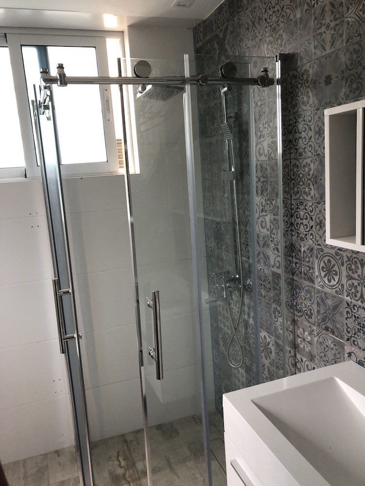 Exclusive Apartment, 3 Bedrooms, Non Smoking photo 3
