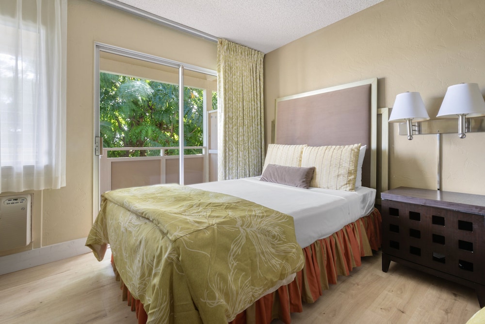 Suite, 1 Bedroom, Kitchen, Ocean View (2 Double Beds and a Sofa bed) - Photo 6