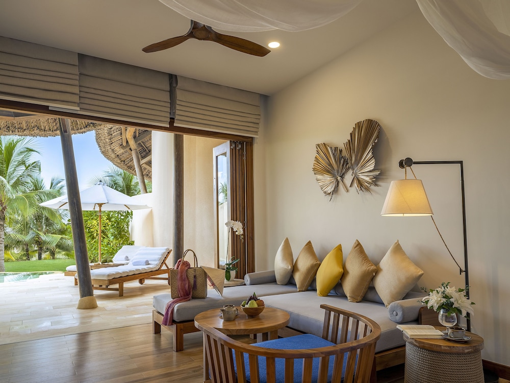 1-Bedroom Pool Villa with 2 Single Beds photo 2
