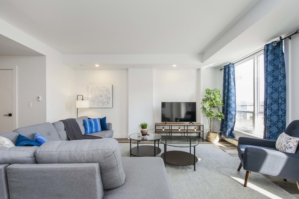 Luxurious 3 Bedroom Brand NEW Town House, 사진 60