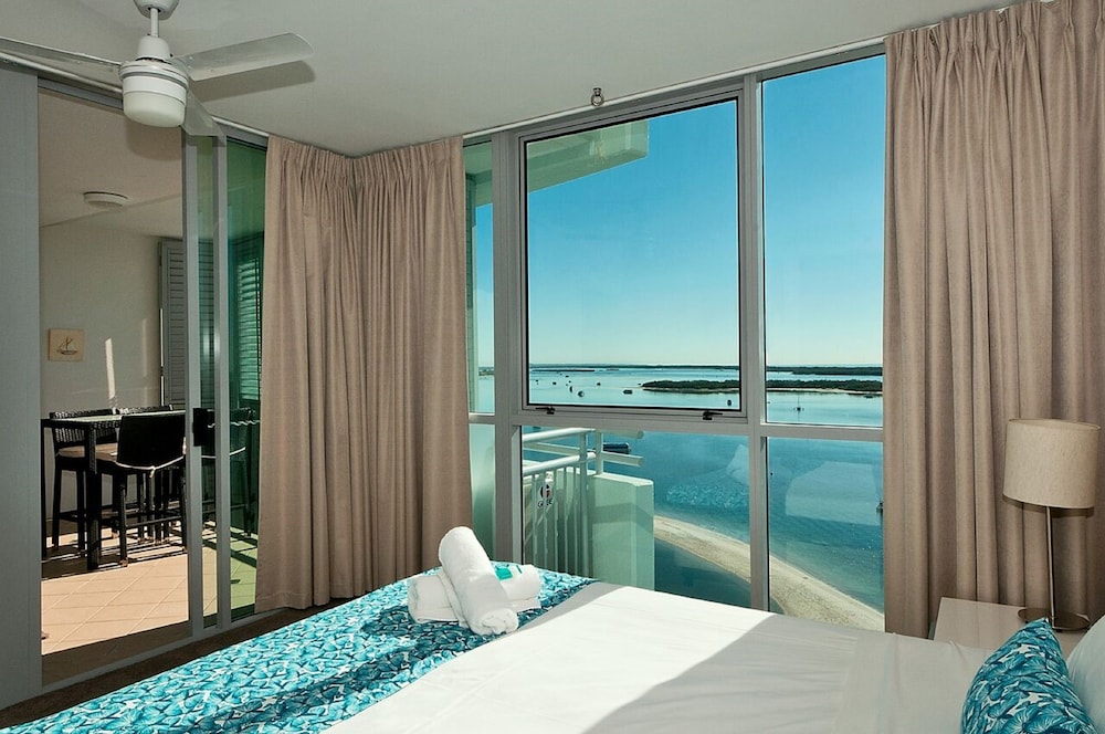 2 Bedroom Water View Apartment photo 3