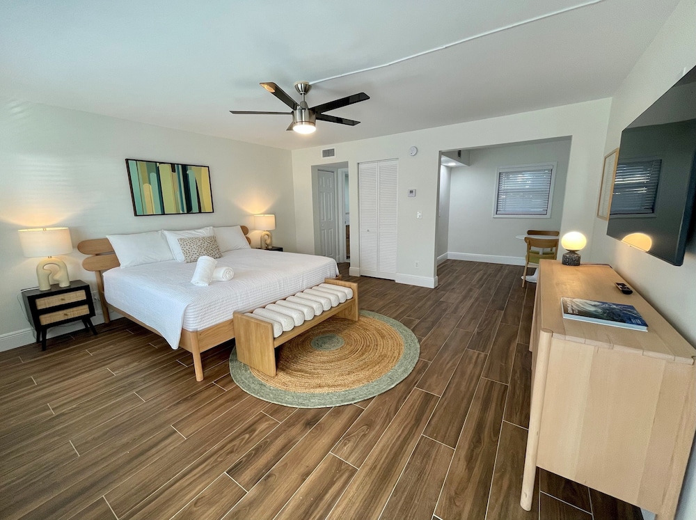 Oceanfront King Studio photo 2