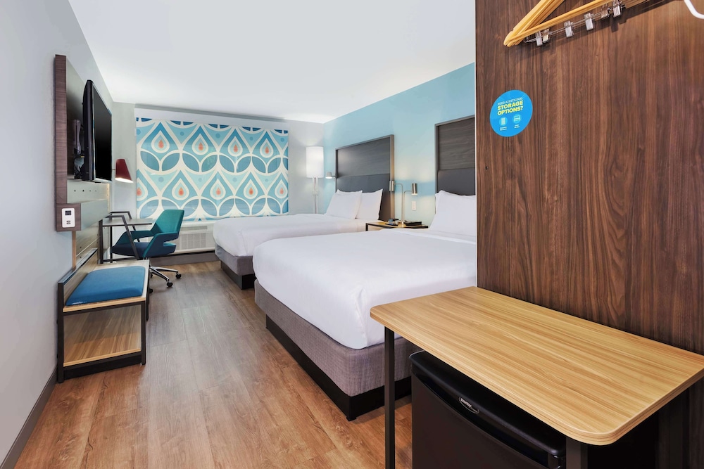 Room, 2 Queen Beds - Photo 1