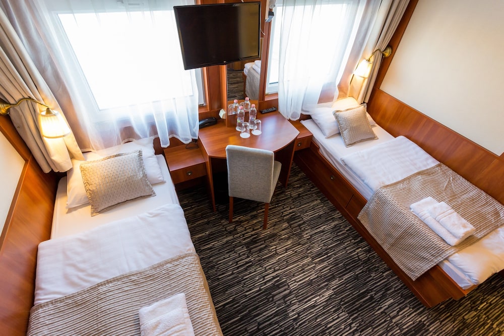 Standard Cabin, 2 Twin Beds