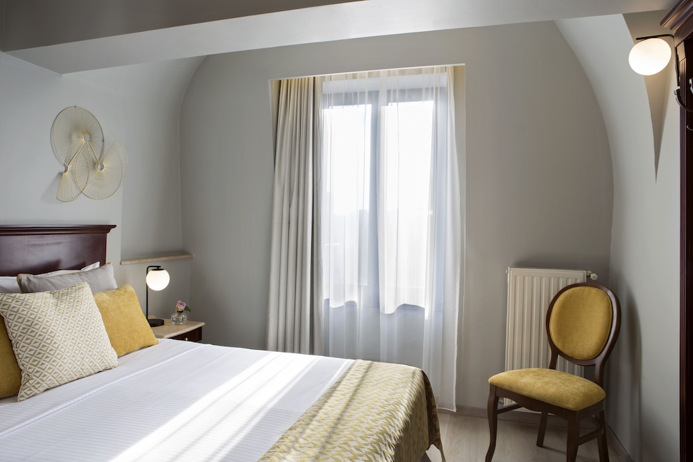 Standard Double Room - Photo 3