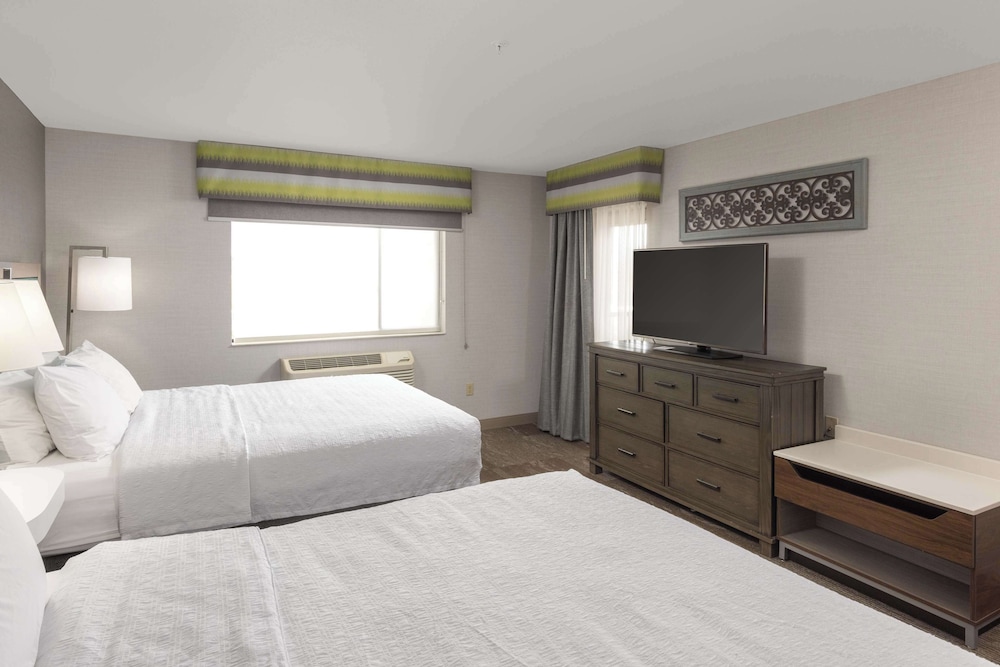 Suite, 2 Queen Beds, Non Smoking, Fireplace - Photo 5