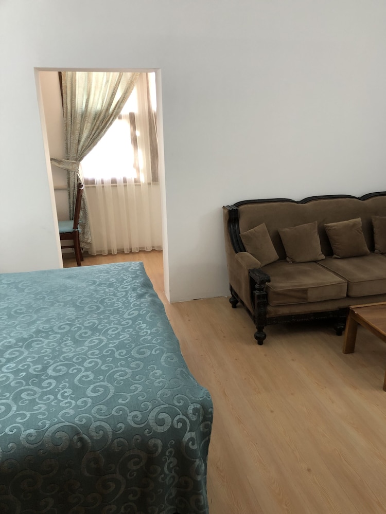 Economy Studio