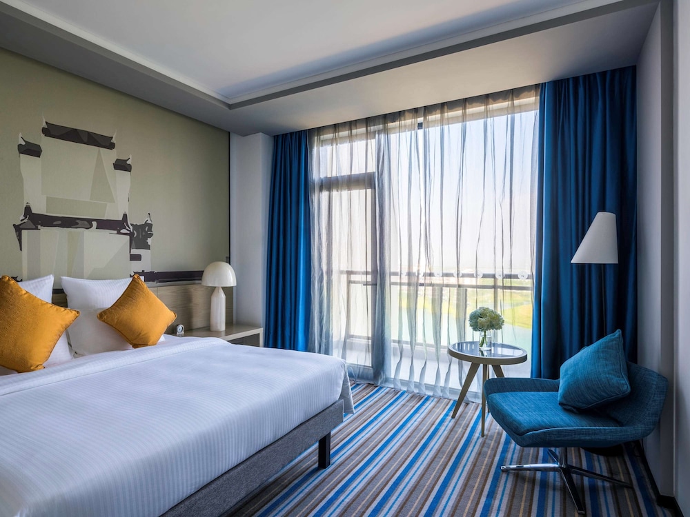 Deluxe Room, 1 King Bed, Lake View
