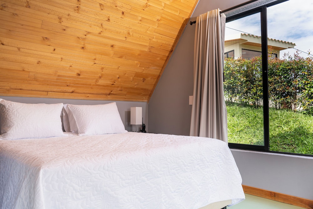 Comfort Cabin, Balcony, Mountain View photo 1