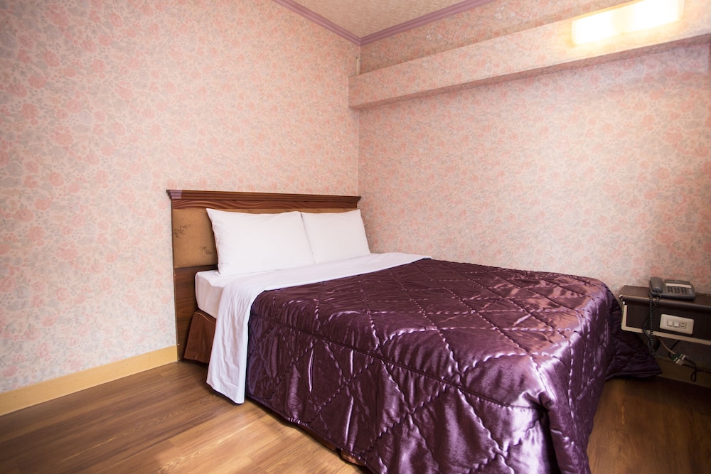 Economy Double Room photo 3