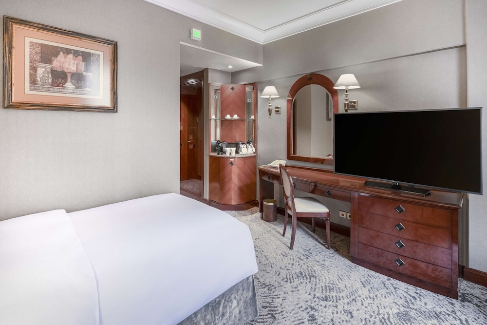 Deluxe Room - Photo 3