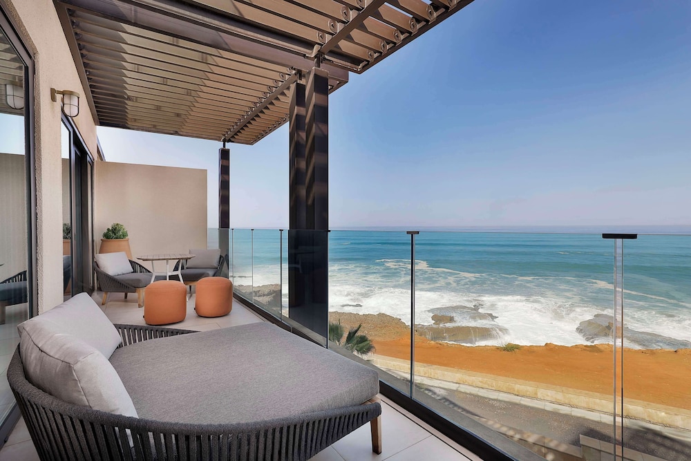 Suite, 1 King Bed, Ocean View