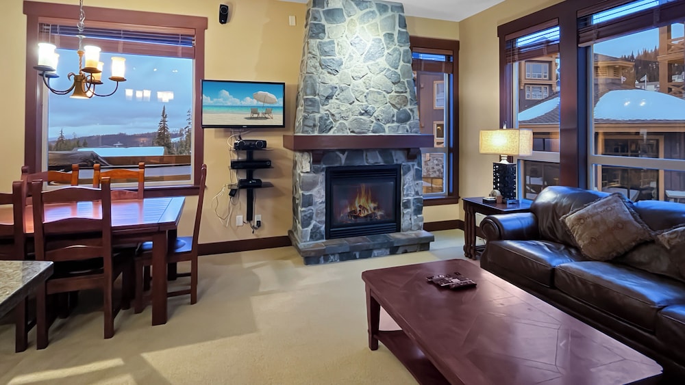 Stonegate Resort C403 | 3BR photo 1
