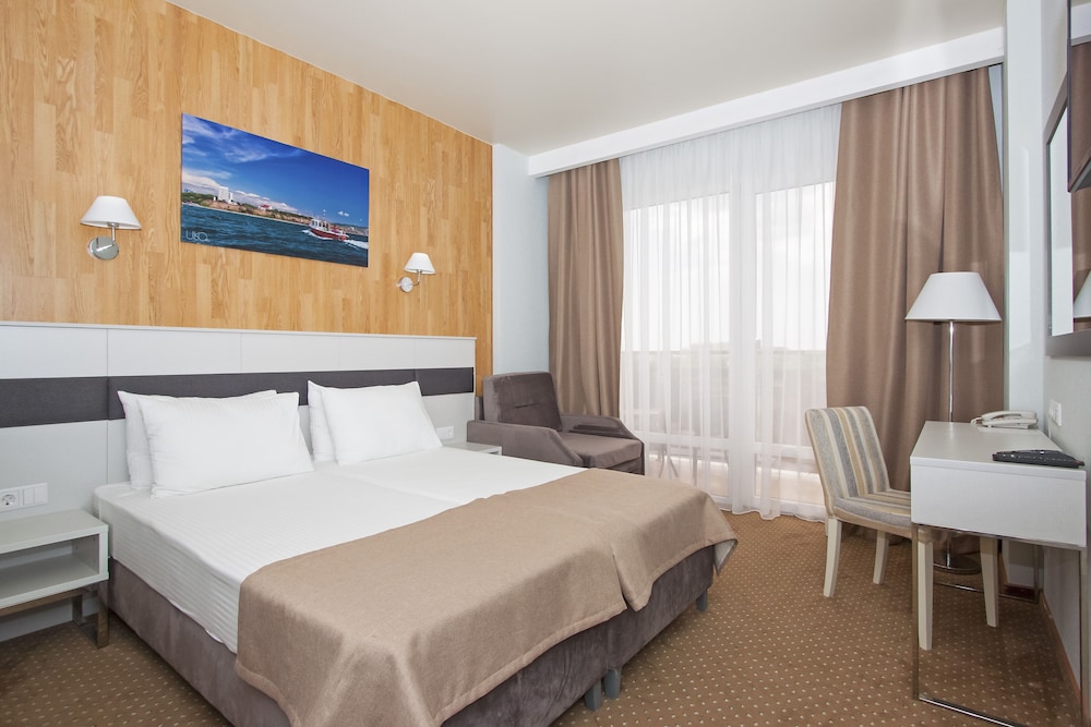 Standard Double or Twin Room, 1 Bedroom, Balcony, Sea View