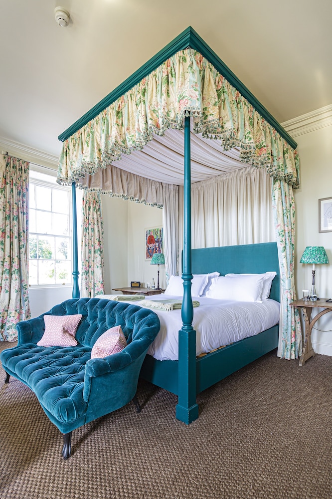 Deluxe Double Room (Four Poster)