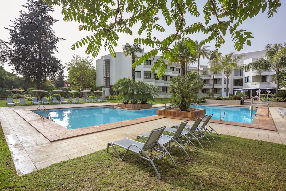 Double Room, Pool View - Photo 5
