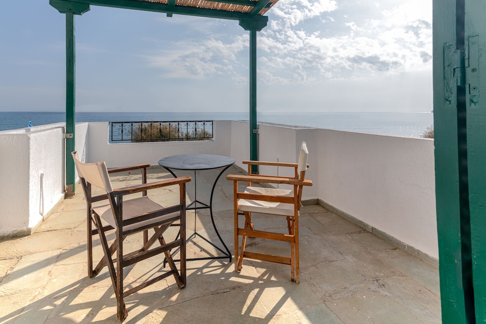 Traditional Studio Suite, Sea View - Photo 11