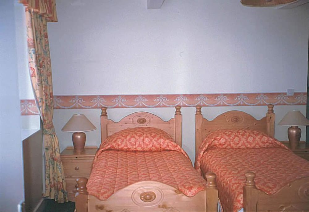 Standard Room, 2 Twin Beds - Photo 5