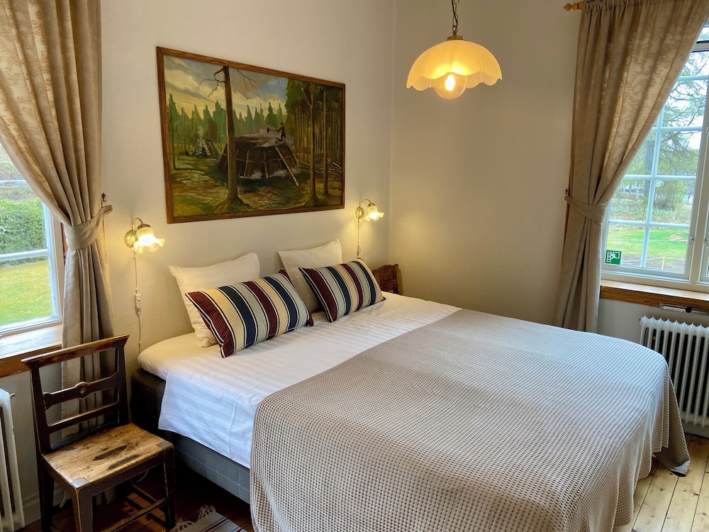 Comfort Double Room, 1 King Bed, Garden View photo 1