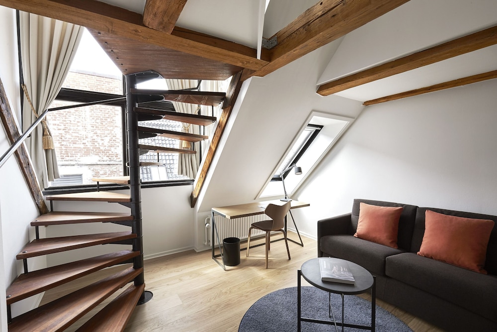 Junior Suite - Photo 11