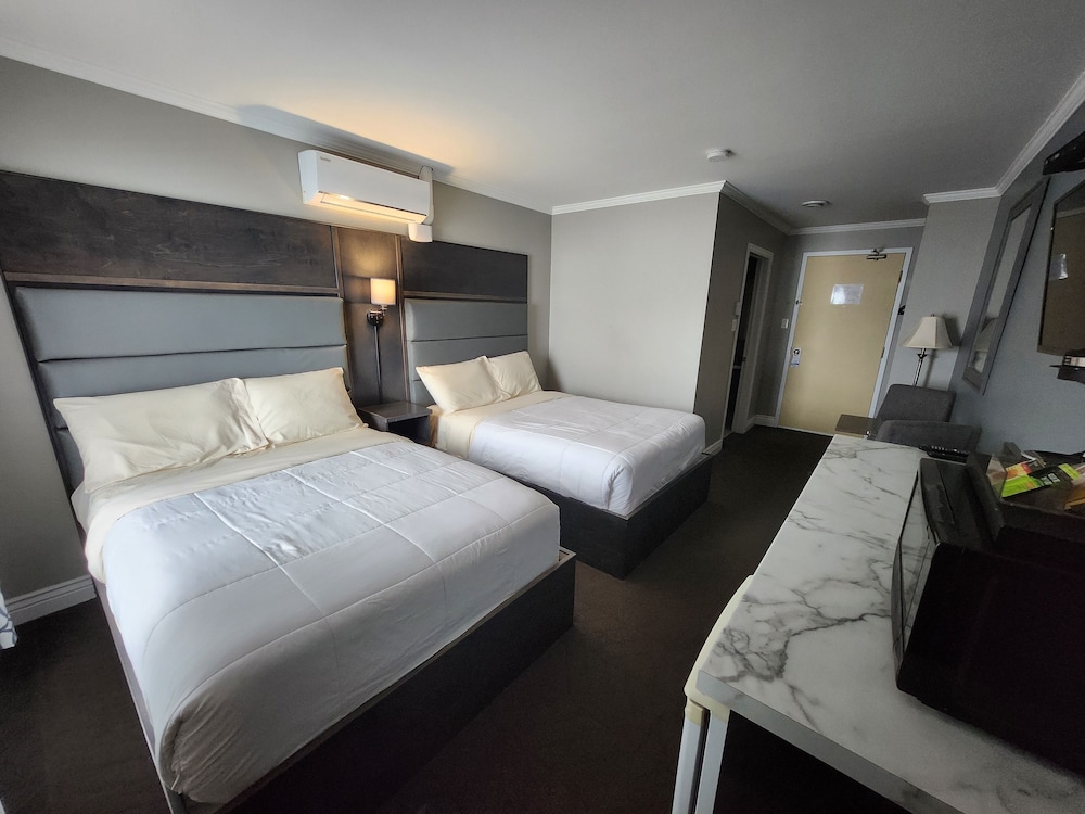Deluxe Double Room, 2 Double Beds, Non Smoking photo 2
