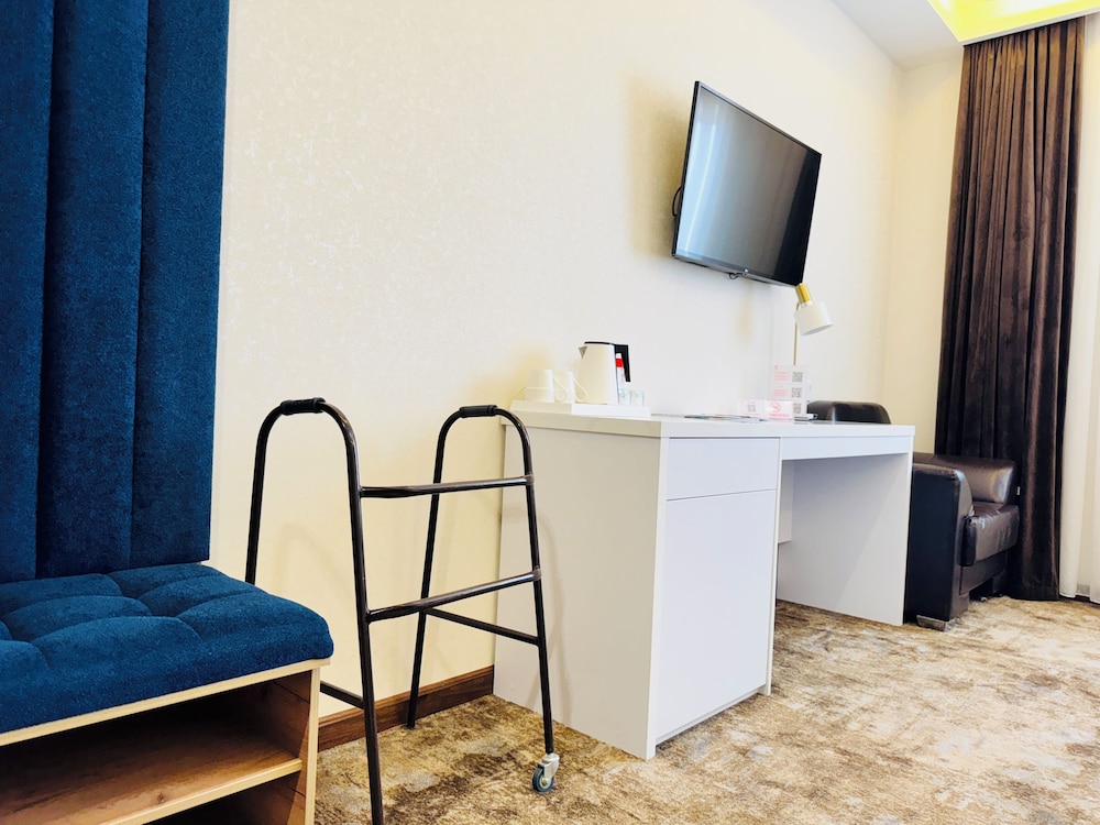Basic Room, Mobility Accessible, Garden View photo 3