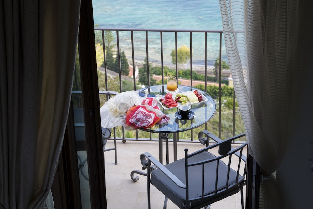 Deluxe Room, Sea View - Photo 1