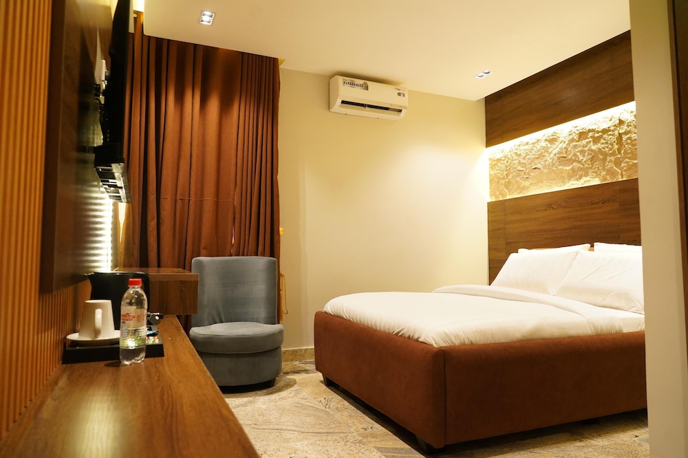 Standard Single Room, Golf View