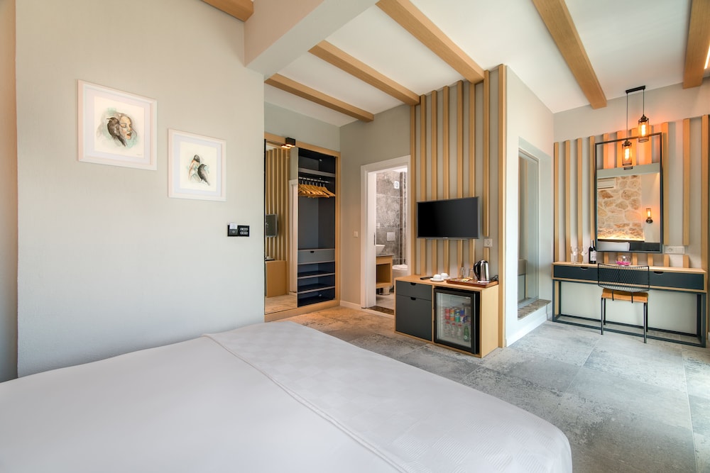 3rd Floor, Double Bed, French Balcony, Sea View
