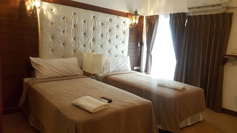 Deluxe Twin Room photo 3