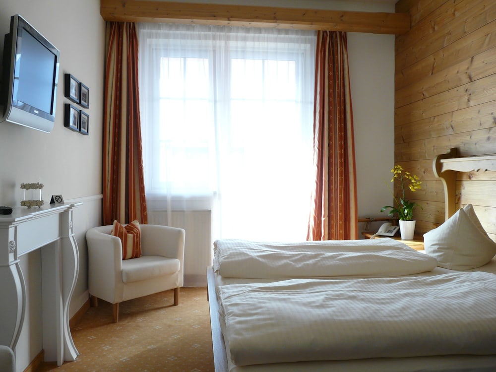 Double Room Alpspitze: 16 Square Meters photo 2