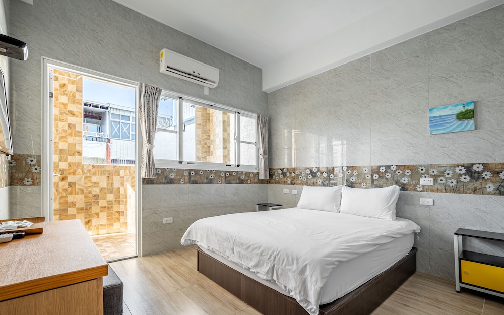Classic Double Room, Balcony photo 1