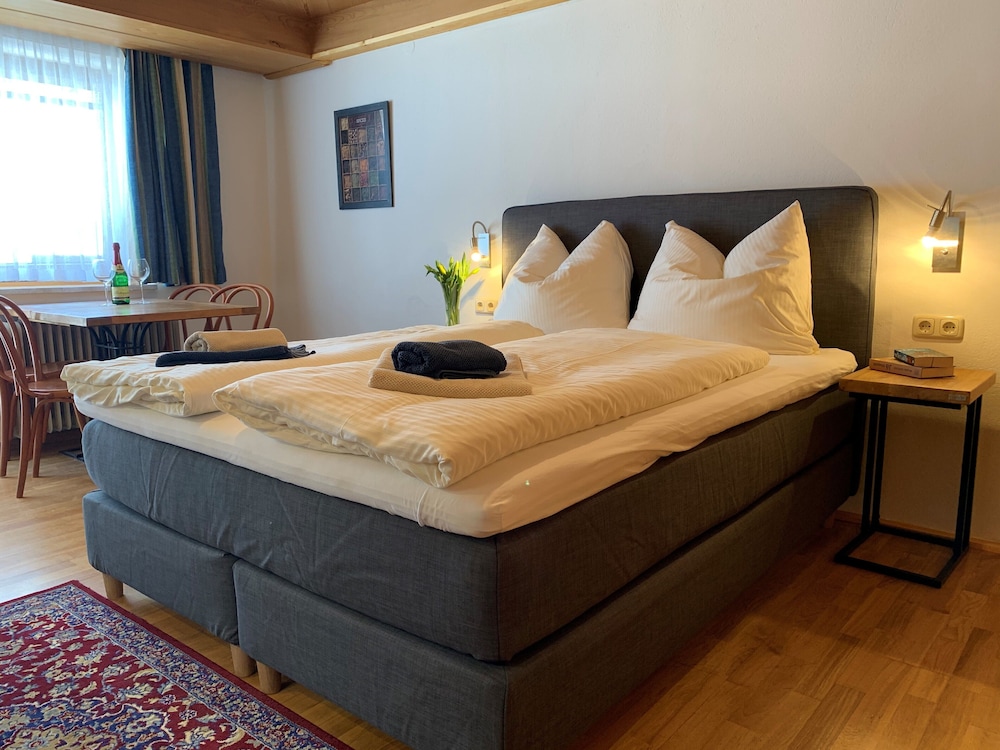 Family Apartment, 2 Bedrooms, Kitchenette, Mountain View photo 1