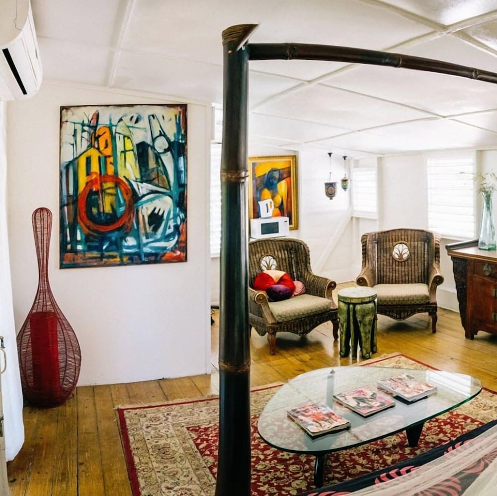 Superior Studio, 1 King Bed photo 3