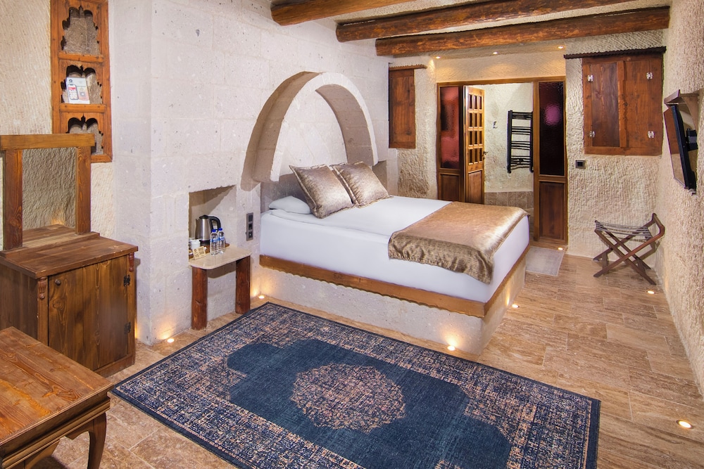 Comfort Room, Patio - Photo 4