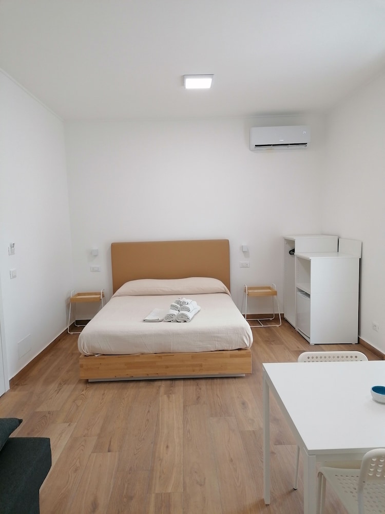Superior Quadruple Room, Balcony, Courtyard View
