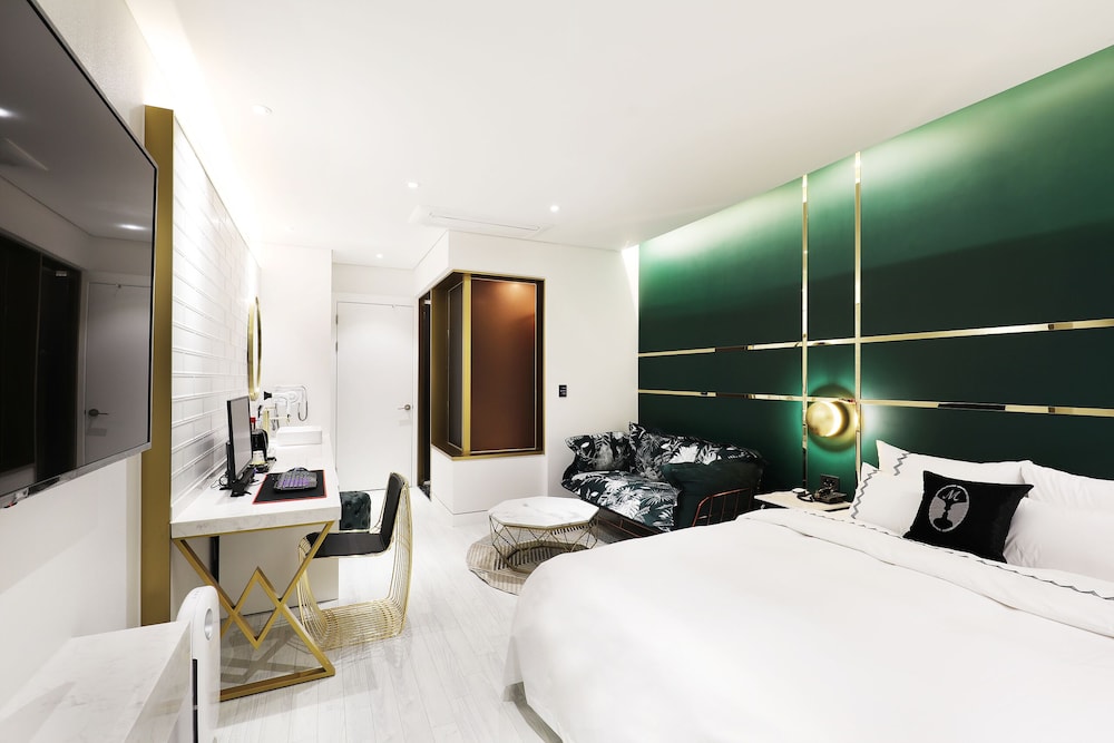 Premium Double Room photo 2