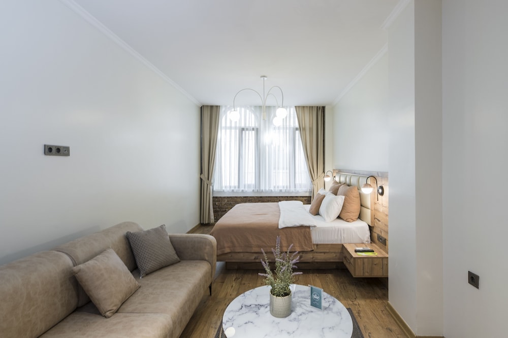 Deluxe Studio Suite photo 2