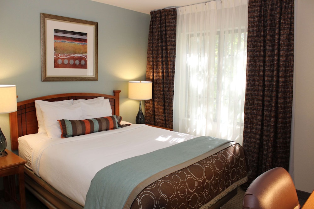 Suite, Multiple Beds (Two Bedroom) - Photo 2