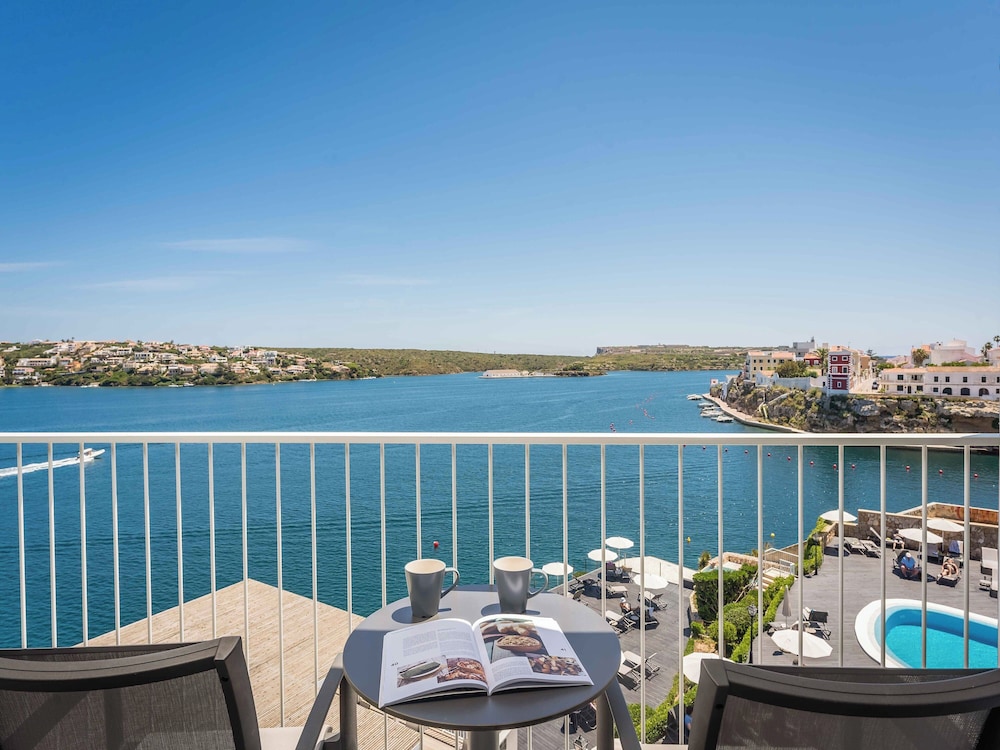 Premium Double Room Single Use, Sea View (& Pool view) - Photo 1
