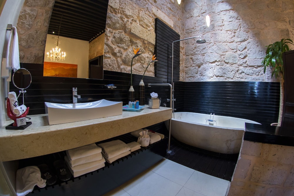 Master Suite - Photo 11