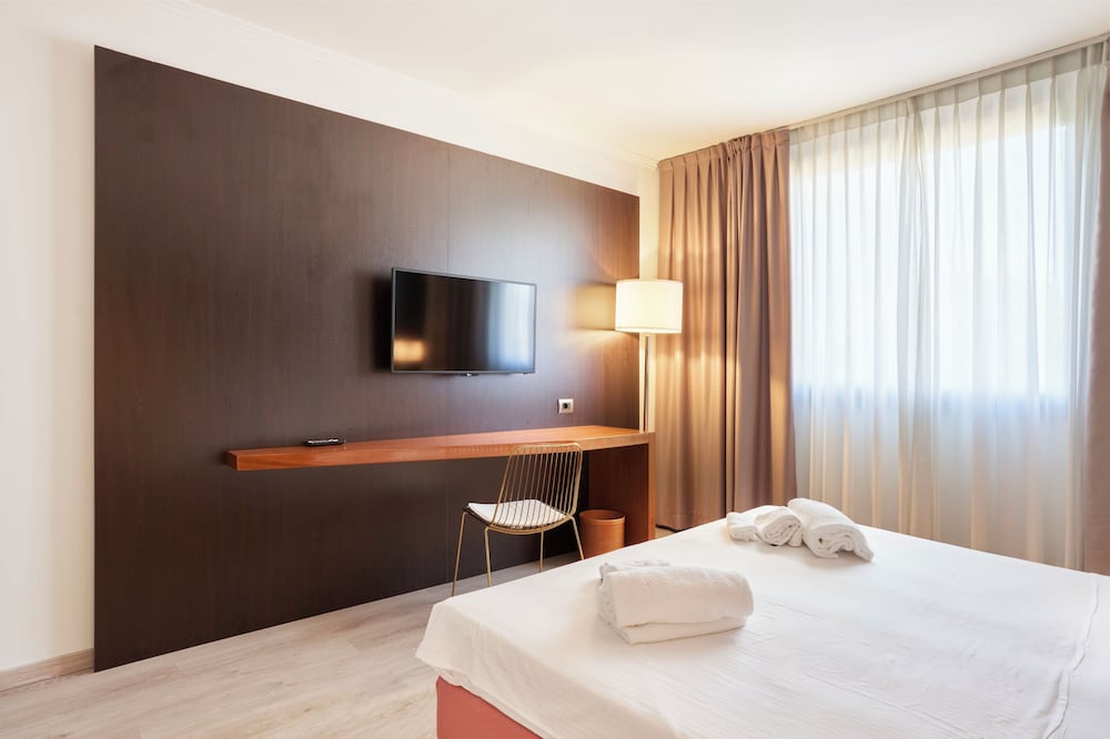 Double Room - Photo 8