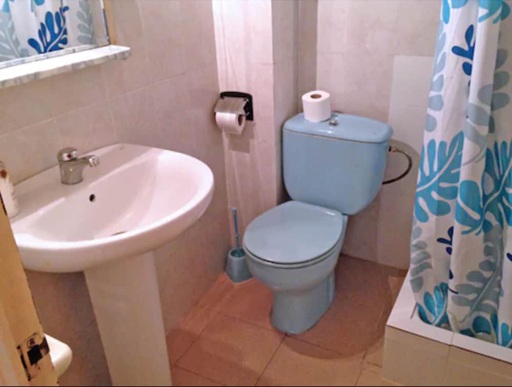 Double Room, 1 Bedroom, Private Bathroom (with extra bed) photo 3