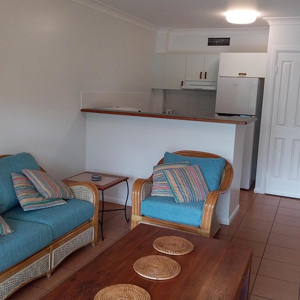 Apartment, 1 Bedroom, Partial Ocean View, Beachfront photo 2